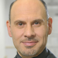 Dr. med. André T. Nemat Dr. med. André T. Nemat