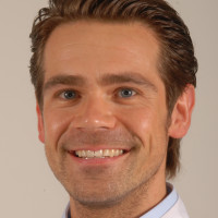 Dr. med. dent. Manuel Nienkemper Dr. med. dent. Manuel Nienkemper
