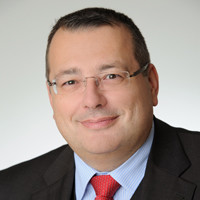 Prof. Dr. med. Stefan Bauer Prof. Dr. med. Stefan Bauer