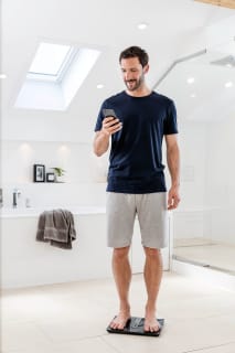 Beurer BF 980 WIFI diagnostic bathroom scale Use picture Beurer BF 980 WIFI diagnostic bathroom scale Use picture