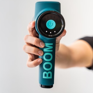 Ein Freisteller der Antelope BOOM Massagegun Ein Freisteller der Antelope BOOM Massagegun