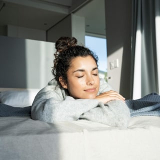 MG 18 Mini-Massagegerät von beurer in Anwendung