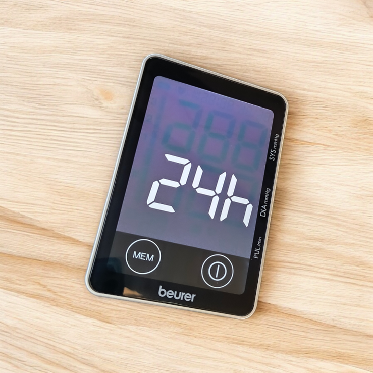 Blutdruckmessgerät mit Display, auf dem