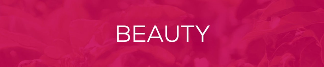Donne che utilizzano i prodotti di bellezza Beurer