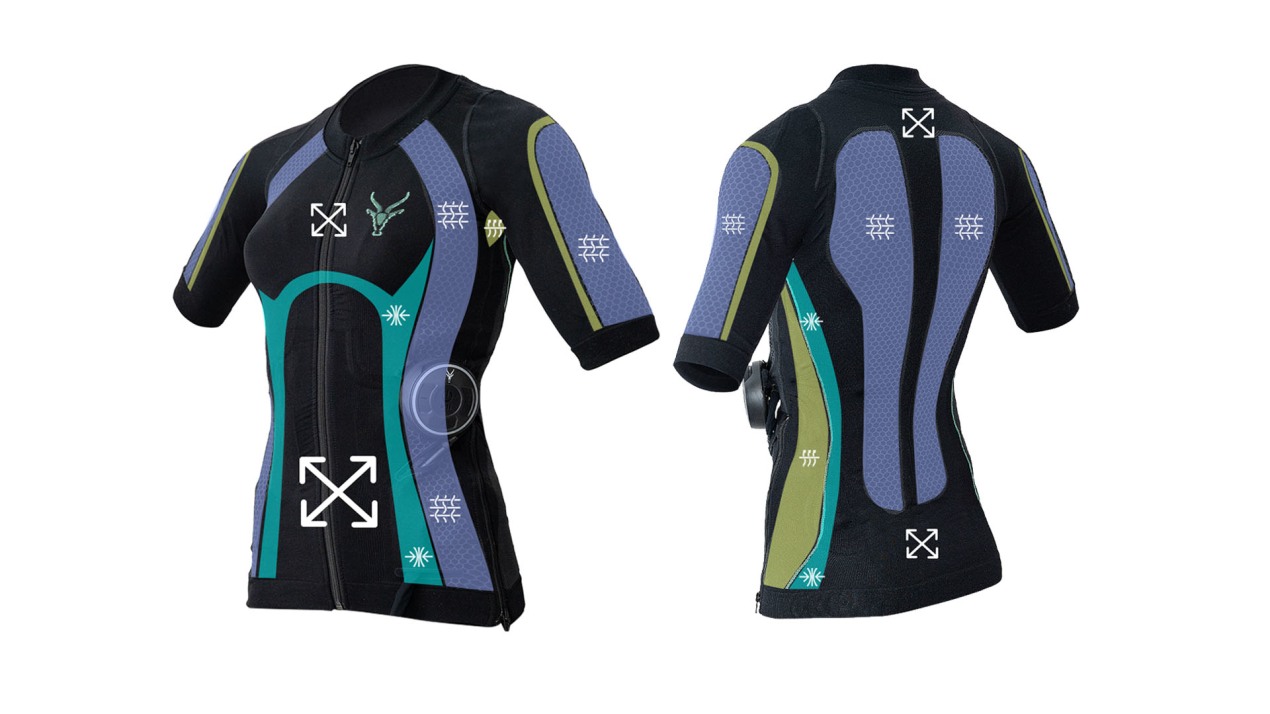 Graphic of the EMS shirt by Antelope for women. The front and back show where the functional zones are located in the suit. The shirt mainly consists of elastic zones, with the compact zone around the electrodes. The ventilation zone is located on the sleeves.