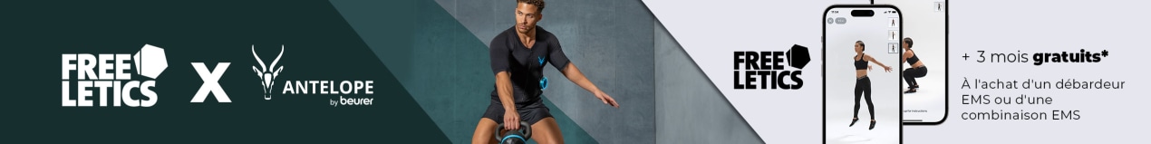 Un homme sportif effectue des swings avec kettlebell dans une salle de sport. Il porte la combinaison EMS d'Antelope. L'image indique « Freeletics x Antelope » et + 3 mois de Freeletics gratuits pour l'achat d'un débardeur EMS ou d'une combinaison EMS.