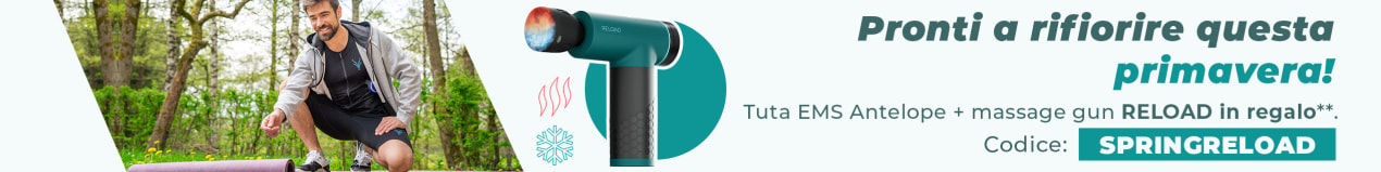Un uomo sportivo e una donna stanno facendo attività sportiva all’aperto, immersi nella natura. Indossano la tuta EMS di Antelope. Nell’immagine c’è scritto: “Ricevi gratuitamente la pistola massaggiante Antelope RELOAD acquistando una tuta EMS con il codice SPRINGRELOAD.”