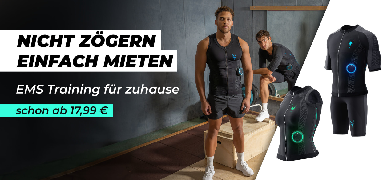 Zwei Männer stehen im Gym. Sie tragen die EMS Kleidung von Antelope. Links ist ein Störer "Nicht zögern - einfach mieten. EMS Training für zuhause"