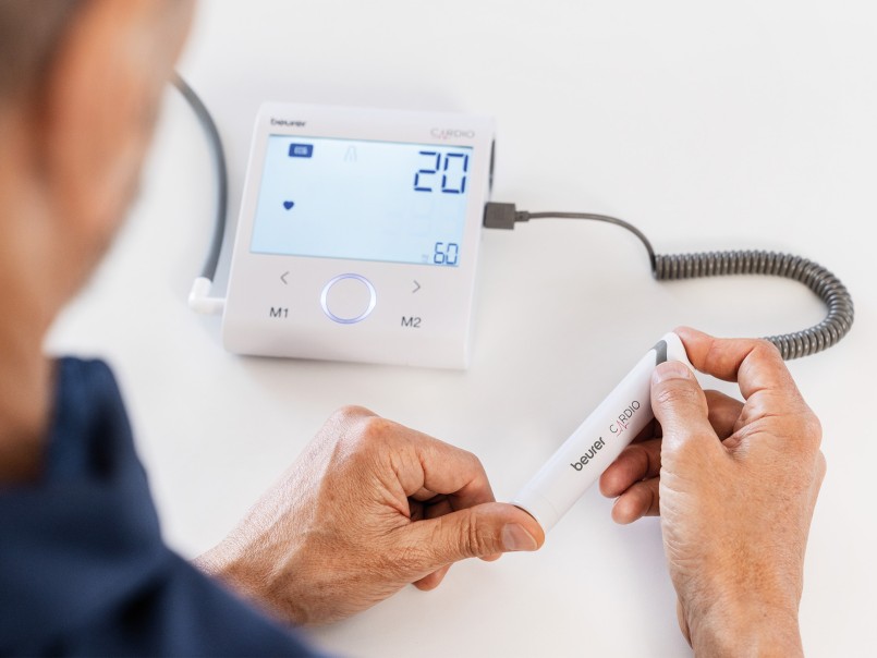 Pomiar za pomocą elektrody EKG na palcu
