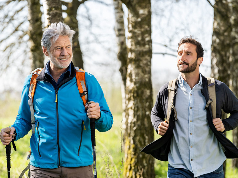 Zwei Männer wandern
