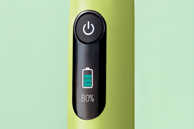 Close-up of the Beurer SC 50 sonic toothbrush display showing 80% battery level.