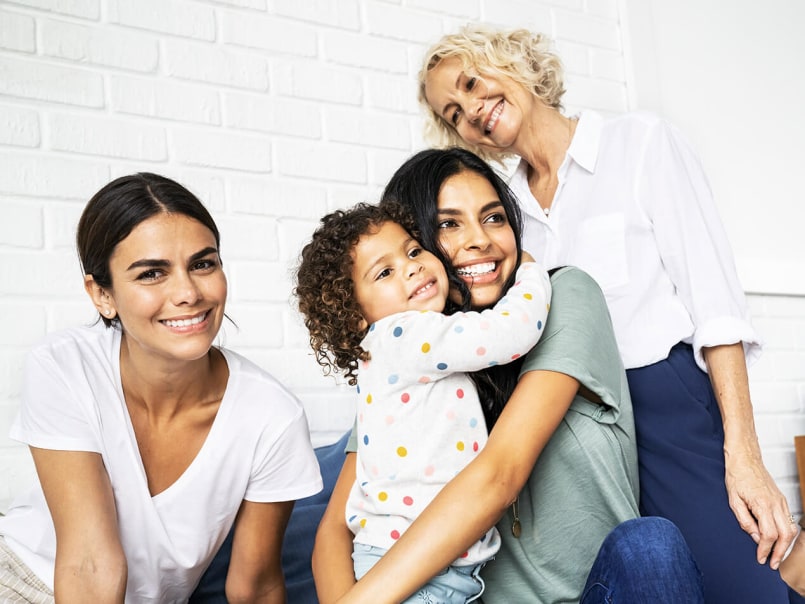 Eine Familie mit mehreren Generationen auf einem Bild