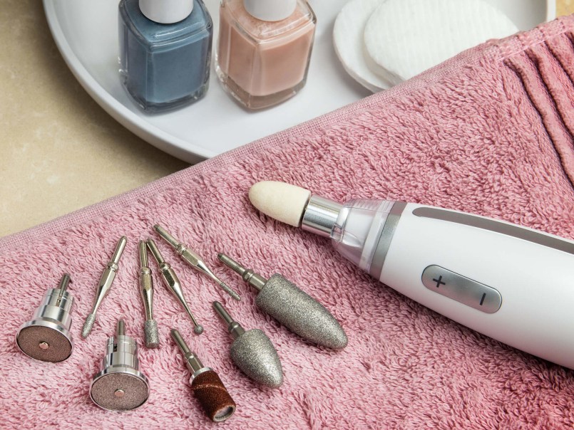 Alle Aufsätze neben dem MP 52 Maniküregerät