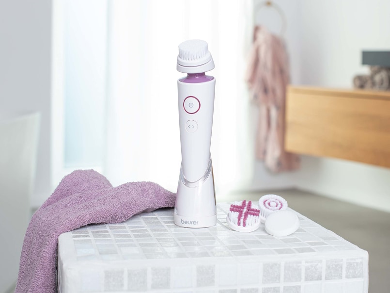 Beurer FC 95 steht im Badezimmer