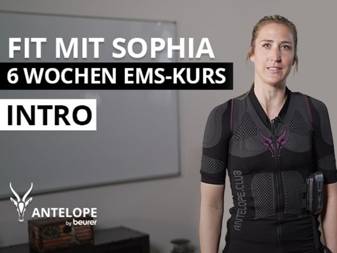 Tennis player Sophia shows exercises for EMS training with Antelope in her YouTube workouts.