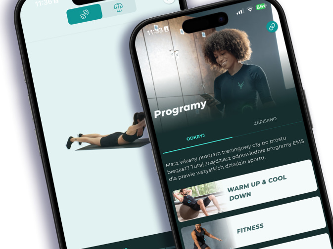 Programy EMS aplikacji Antelope Go są widoczne na czarnym smartfonie. "Trening" jest napisany na biało u góry w rogu, Programy EMS aplikacji Antelope Go są widoczne na czarnym smartfonie. Trening jest napisany na biało u góry w rogu, z kategoriami programów "Rozgrzewka i schładzanie", "Fitness", "Sport" i "Budowanie siły" w kolorze turkusowym z małymi obrazkami poniżej.