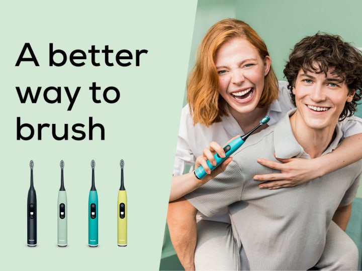 Brosses à dents soniques Beurer avec un jeune couple et le texte "A better way to brush".