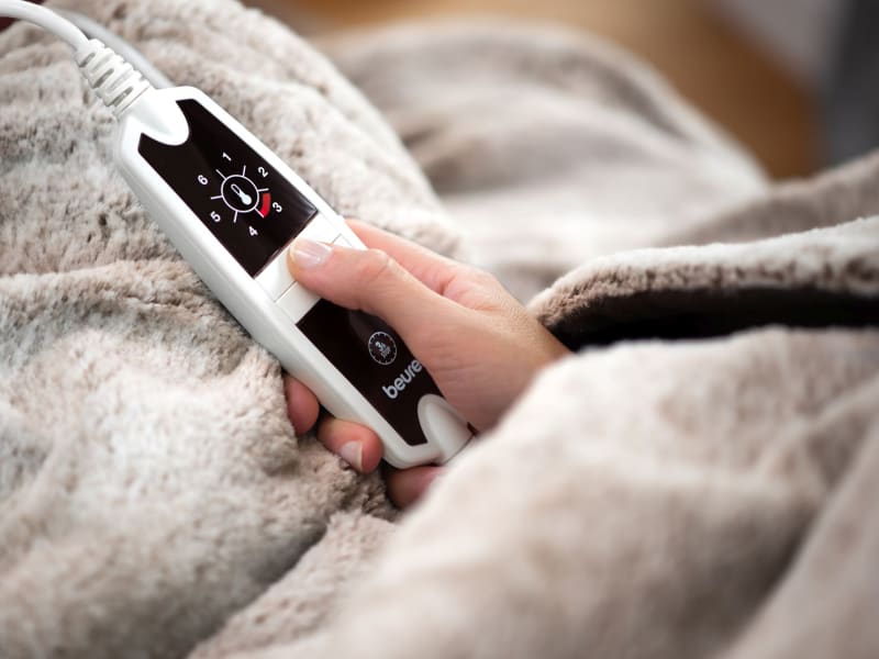 Warmth for two with the XXL HD 150 Nordic heating blanket from Beurer