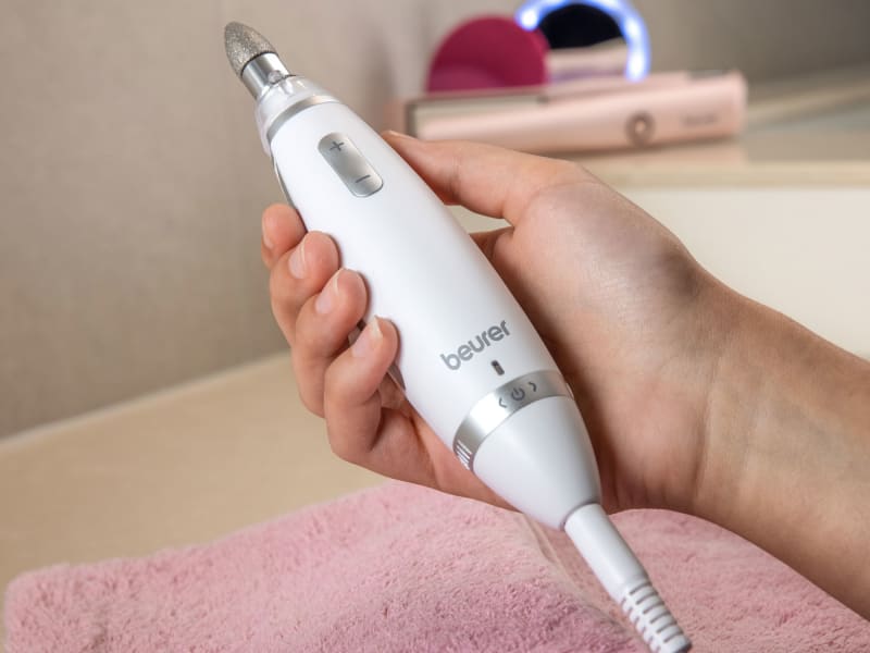 Le set de manucure est compact et pratique
