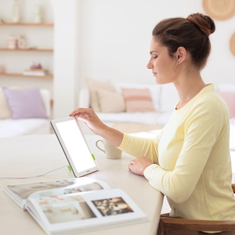 TL 30 Daylight therapy lamp from beurer in use
