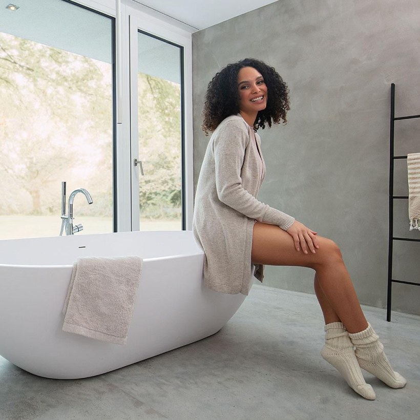 HL 36 Насадки для бритья 2 шт. + насадка для пилинга 1 шт. Насадка для бритья и пилинга производства компании Beurer в применении