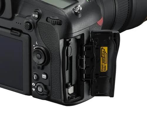 Nikon D850 — Reflex plein format 45,7 MP Vidéo 4K UHD obturateur 1/8000 — vue 2