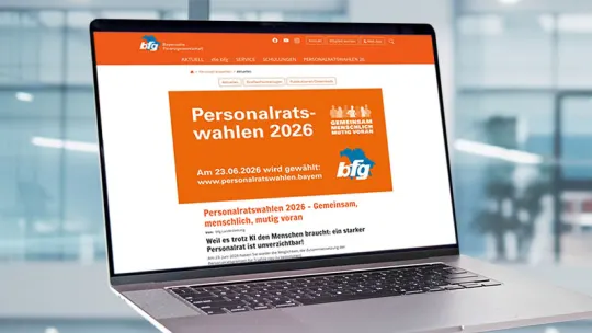 Collage mit Laptop und Startseite