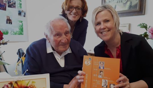 v.l.: Herr Lachner mit Angelika Fellner-Frohnhöfer und Birgit Fuchs