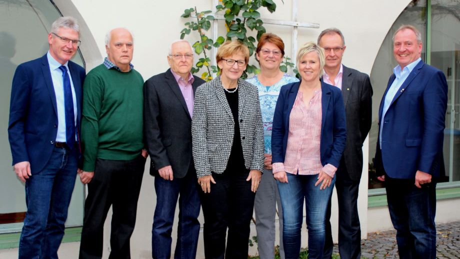 Bild: v.l. Bernhard Gruber, Gerhard Gigler, Alfred Eckl, Elisabeth Karstetter, Erika Klerner, Birgit Fuchs, Bojan Dezelak und Robert Petzko.