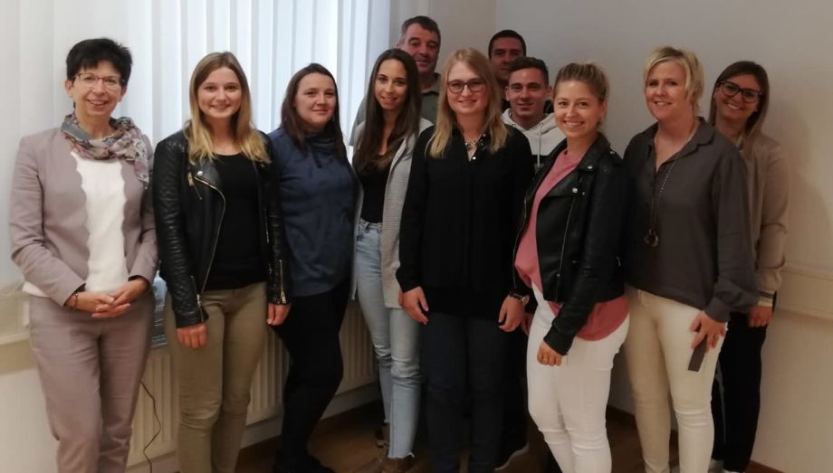 vl: Amtsleiterin Barbara Krieger, Christina Vogl, Silvia Kresin, Rica Brunner, Werner Strobel, Katharina Rieger, Alexander Niebler, Sebastian Feiner, Denise Horn, Birgit Fuchs und Carolin Rau