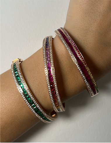 Model weras Alice Van Cal bracelets
