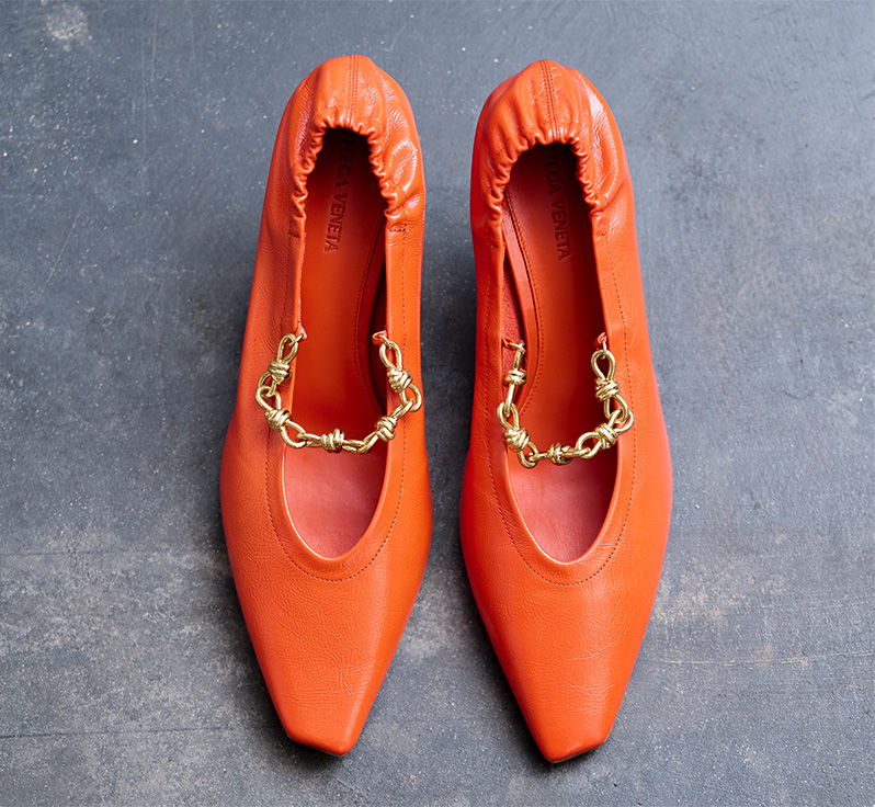 BOTTEGA VENETA Sharp Chain Pumps in New Orange