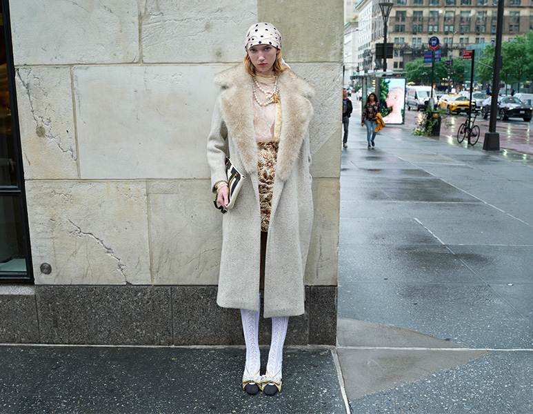 Model wears Valentino Garavani - Belted Faux Fur Collar Wool Coat