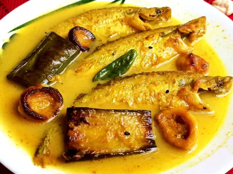 পাবদা মাছের হালকা ঝোল - Pabda Macher Jhol