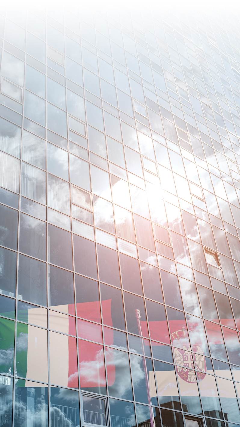banca intesa italian desk