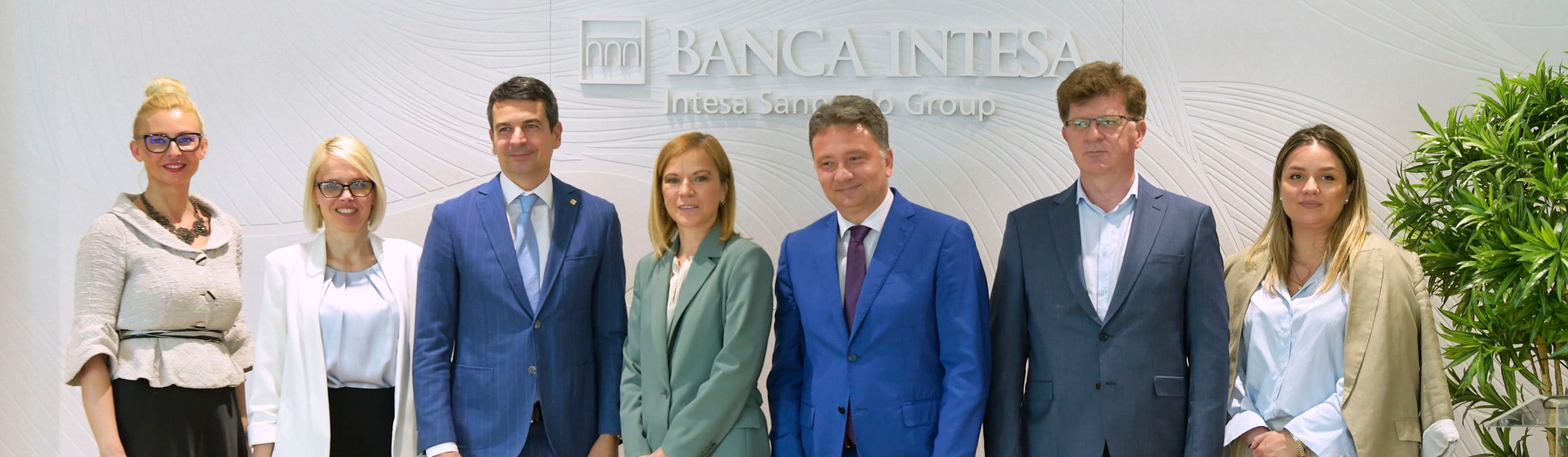 banca intesa intesa sanpaolo 