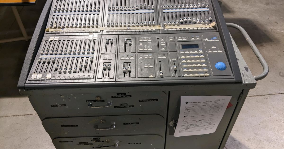 Strand Lighting Board LBX w/cart BidCorp Auctions