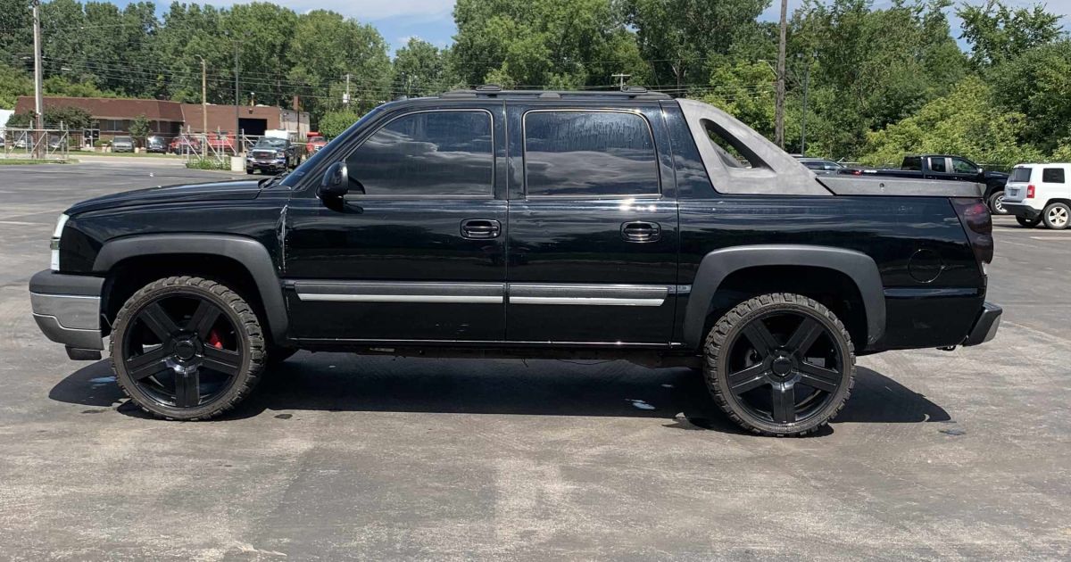 2005 Chevrolet Avalanche BidCorp Auctions