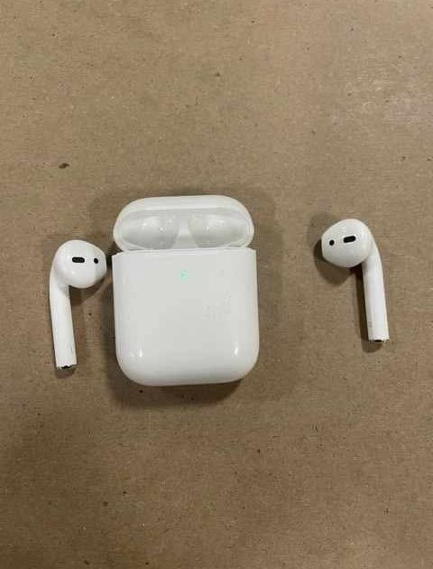 Apple AirPods A2031 - BidCorp Auctions