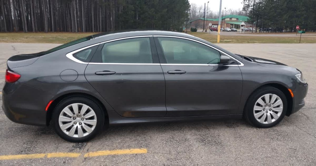 Grey 2015 Chrysler 200 LX UPWARD Talent Council Grey 2015 Chrysler 200 LX UPWARD Talent Council