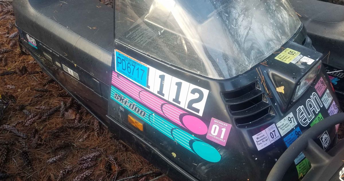 51994 SkiDoo Elan Snowmobile, S/N 305100683, Offsite; Marquette