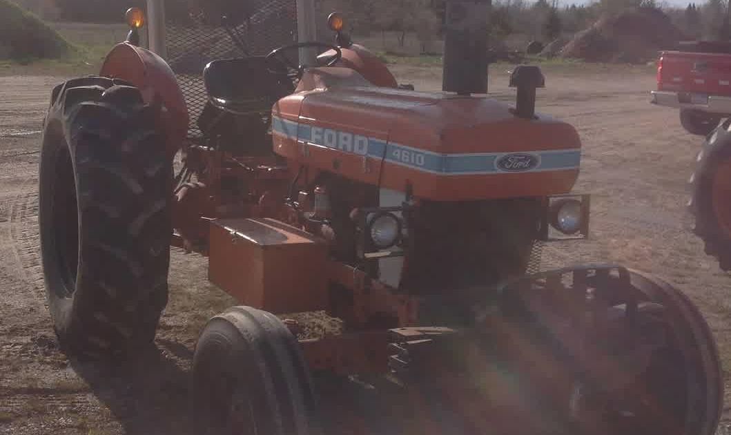 TOW OUT0505321982 Ford Tractor, Hour meter 4,853, Offsite