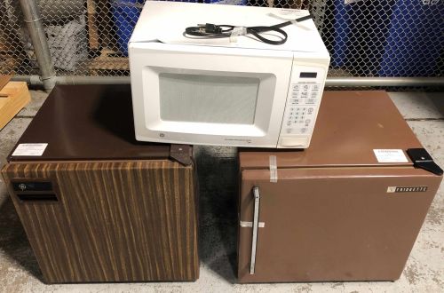 Sold at Auction: GE MINI FRIDGE