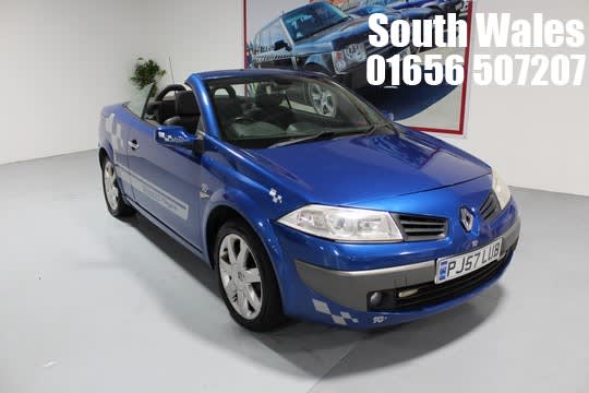 Location South Wales 2007 Renault Megane Dynamique Convertible