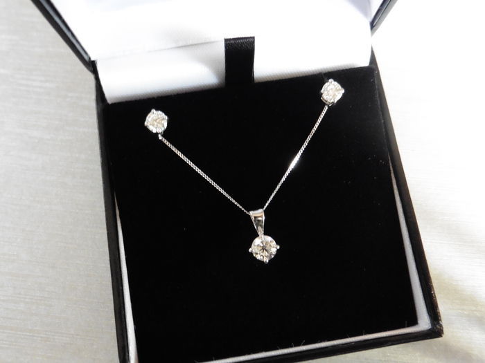 Luxury Diamond Jewellery at Low Reserves ONLY 10% Buyers Premium and NO VAT