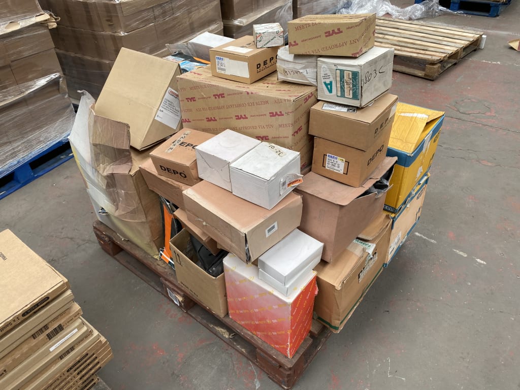 Due to Liquidation, Selection of Mixed Car Parts Including Different Types of Mirrors & Car Lights | SHIPPING AVAILABLE
