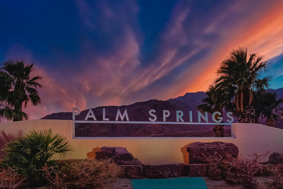 The Oasis Resort at Palm Springs btbw22 🗣 Live Auctio