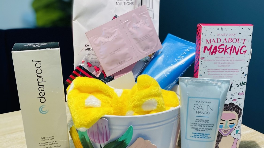 Mary Kay Gift Basket | boongala2021 | Bid Now - ☑ $56 ...
