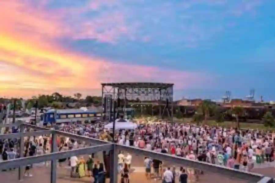 Ohm Radio 10 Year Anniversary Auction