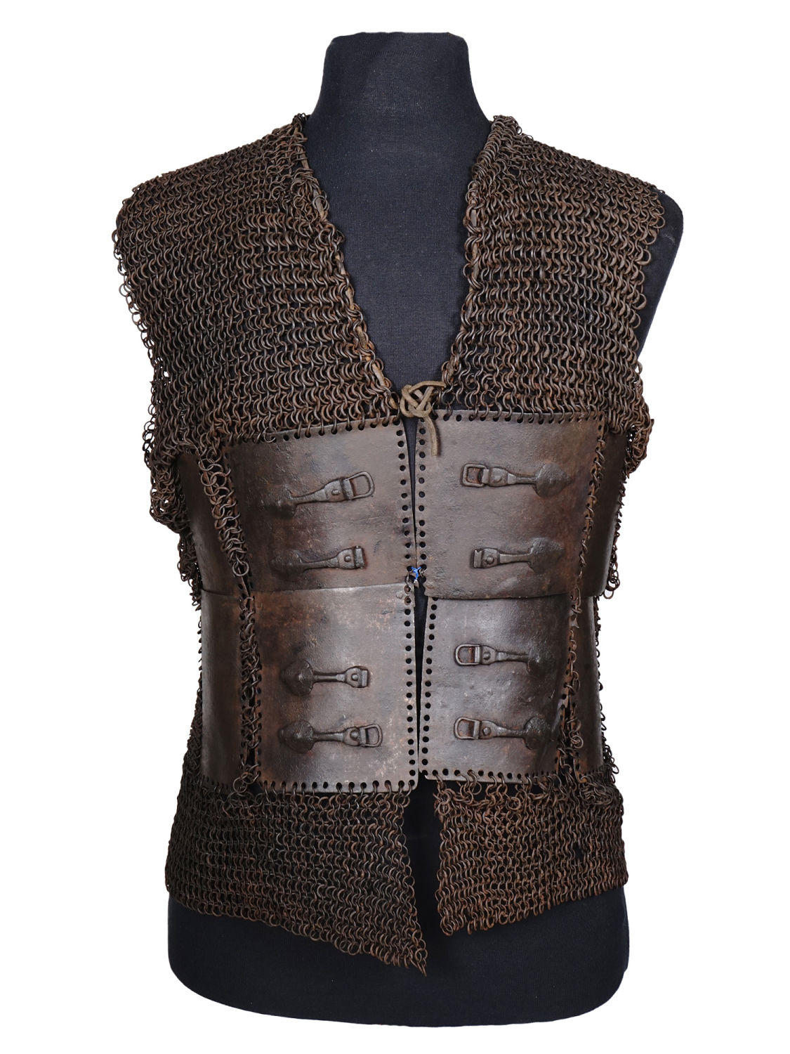 ANTIQUE ARMS, ARMOR AND MILITARY DECORATIONS Helios Auctions